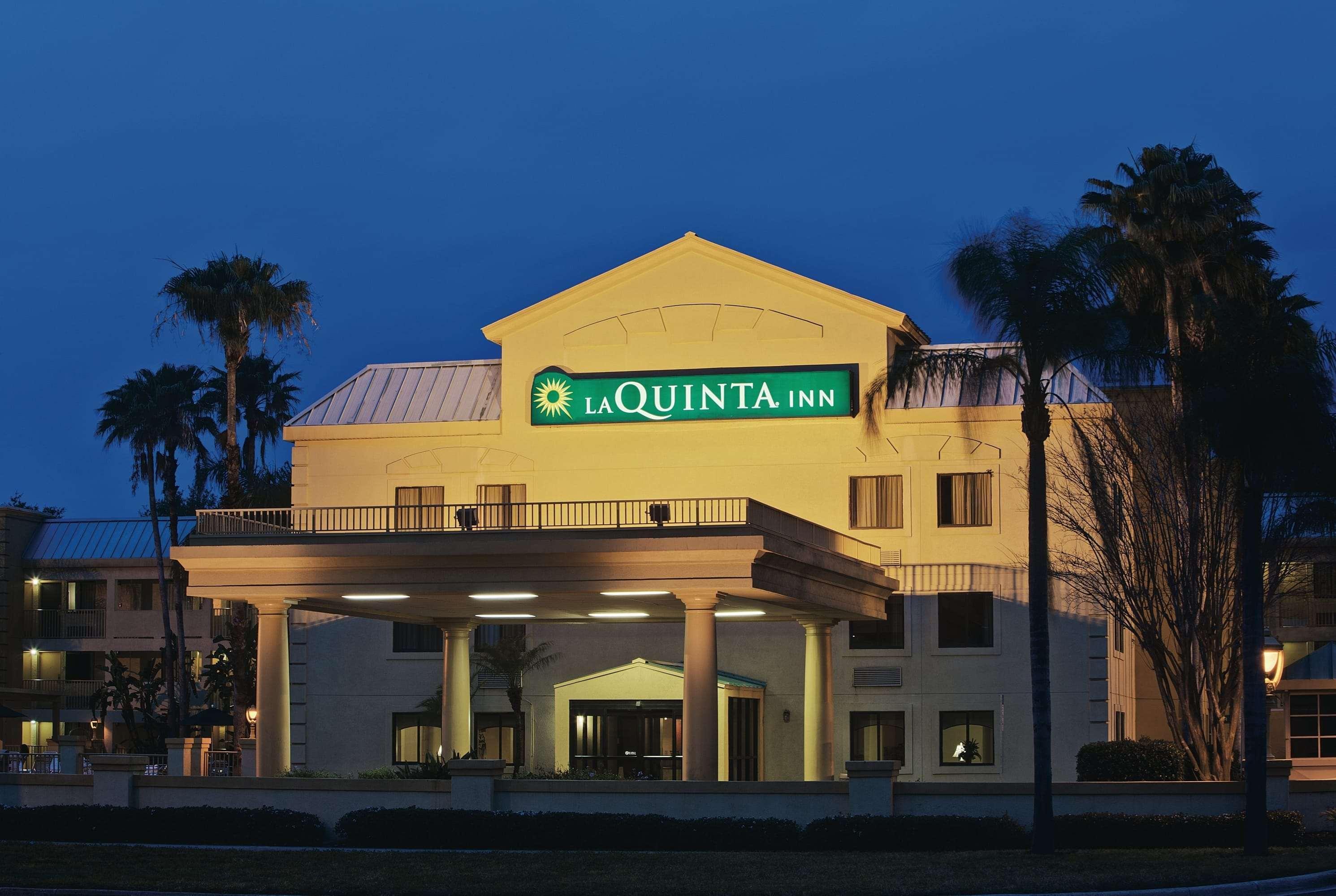 La Quinta Inn By Wyndham Tampa Near Busch Gardens Exterior photo